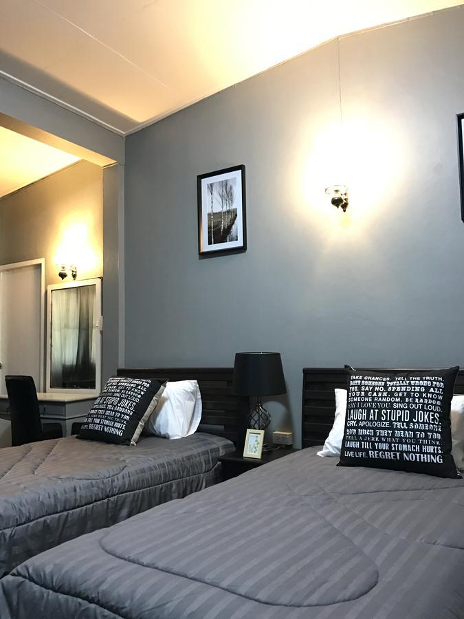 Add Home Hostel Vipavadee 42 Бангкок Екстер'єр фото