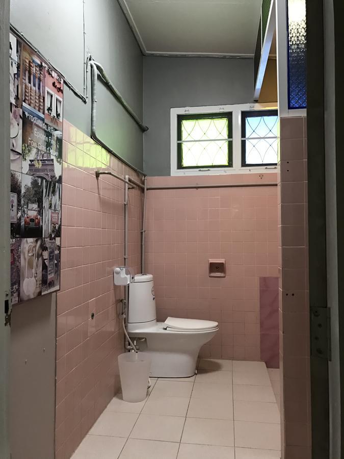 Add Home Hostel Vipavadee 42 Бангкок Екстер'єр фото