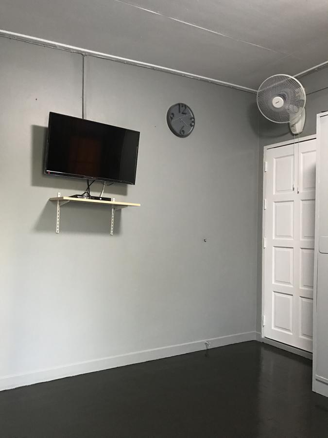Add Home Hostel Vipavadee 42 Бангкок Екстер'єр фото
