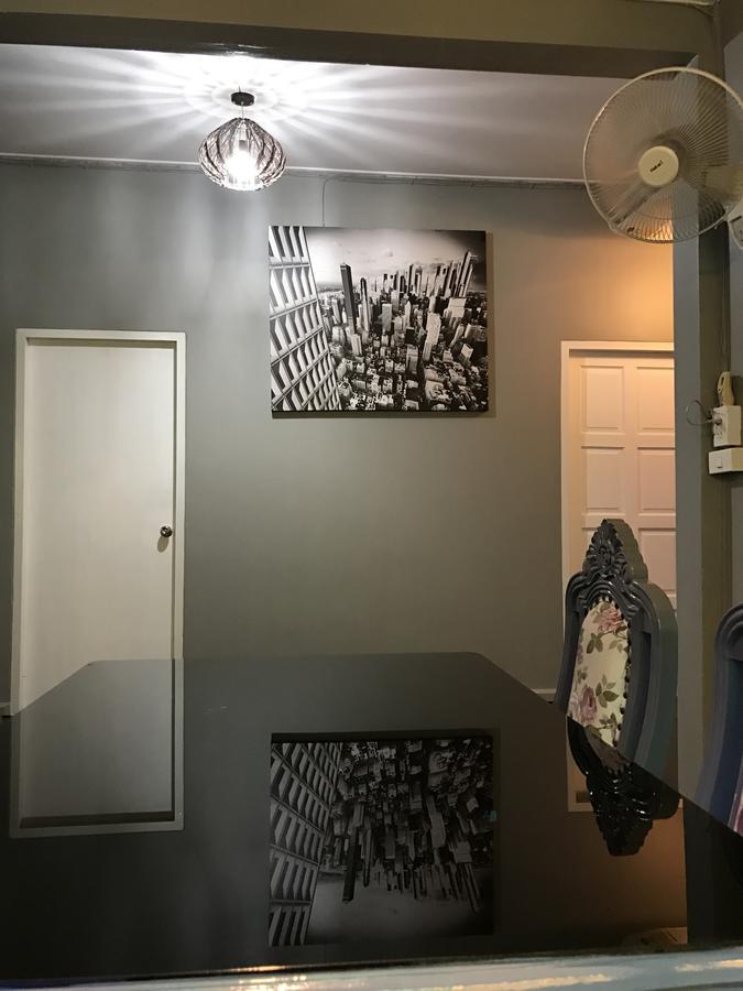 Add Home Hostel Vipavadee 42 Бангкок Екстер'єр фото