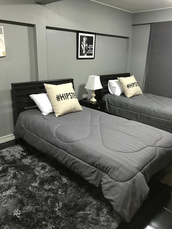 Add Home Hostel Vipavadee 42 Бангкок Екстер'єр фото